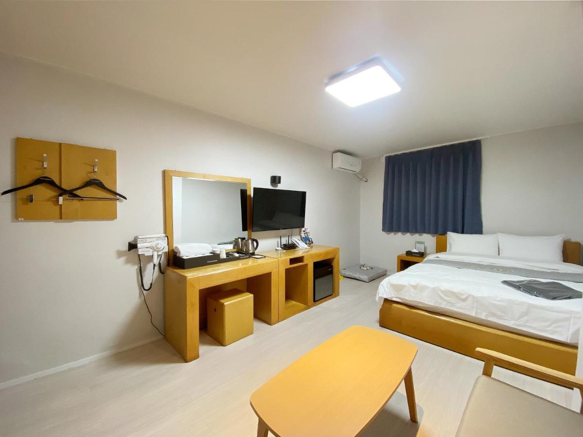 Suanbo Hot Spring Healing Hotel Чхунджу Экстерьер фото
