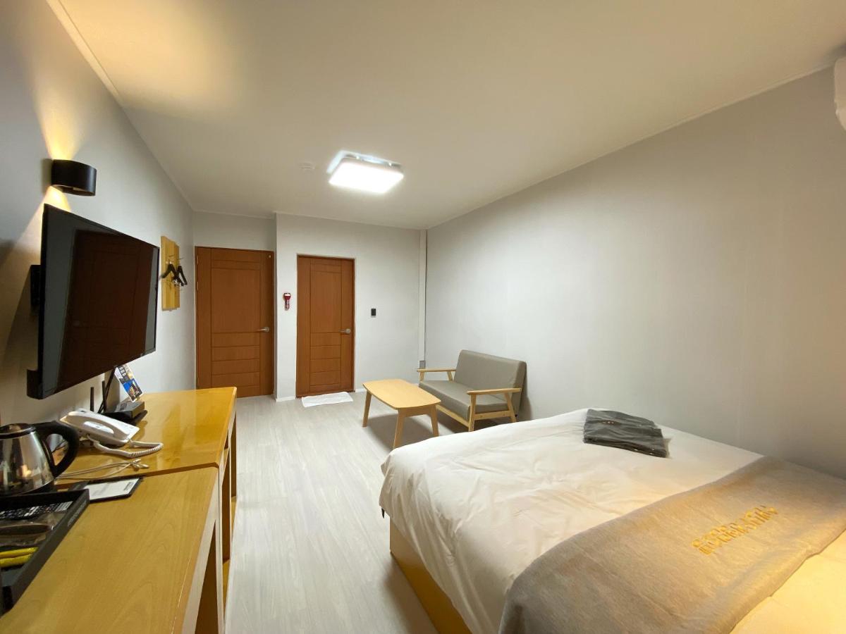 Suanbo Hot Spring Healing Hotel Чхунджу Экстерьер фото